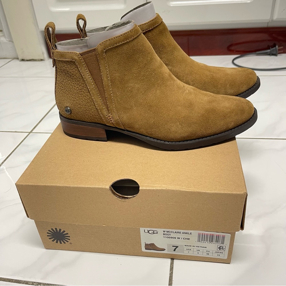 NWT ugg McClair ankle boot (size 7)